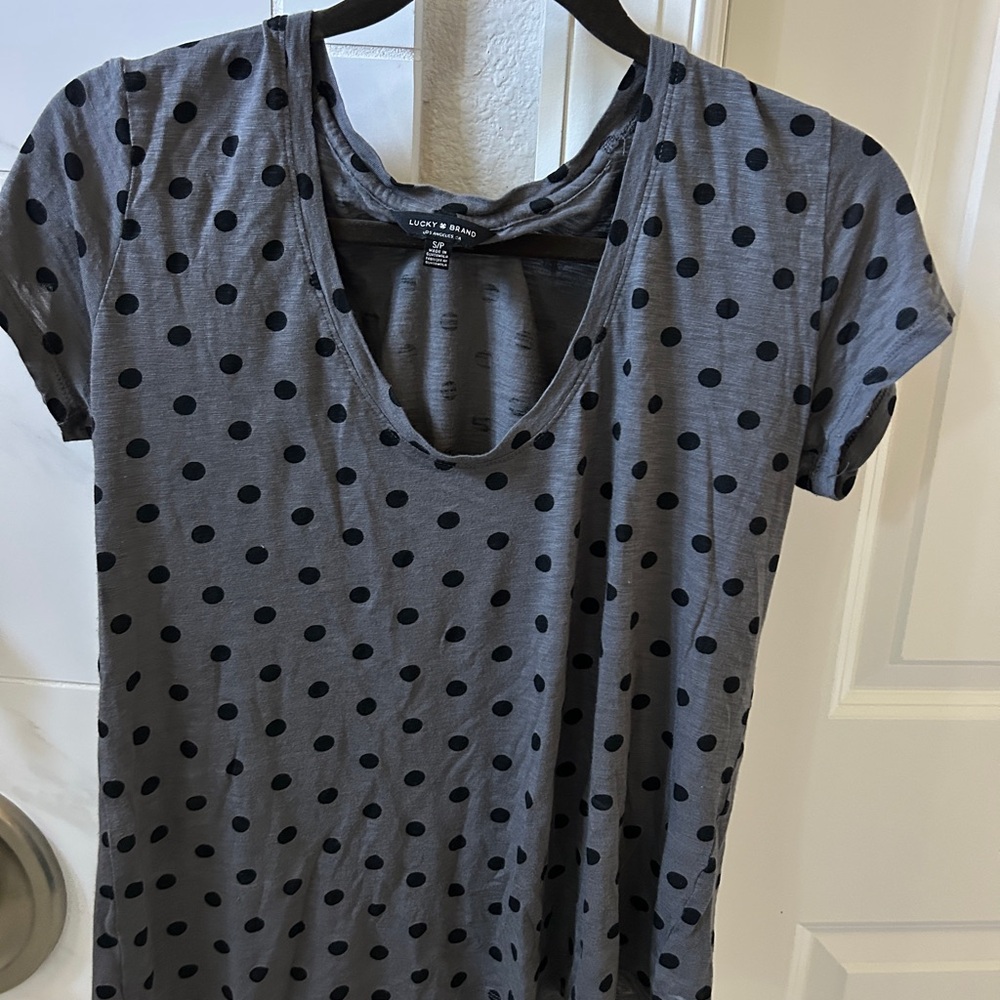Lucky Brand Gray Polka Dot Short Sleeve Tee